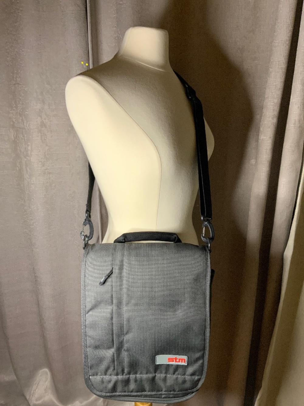 STM Laptop Bag